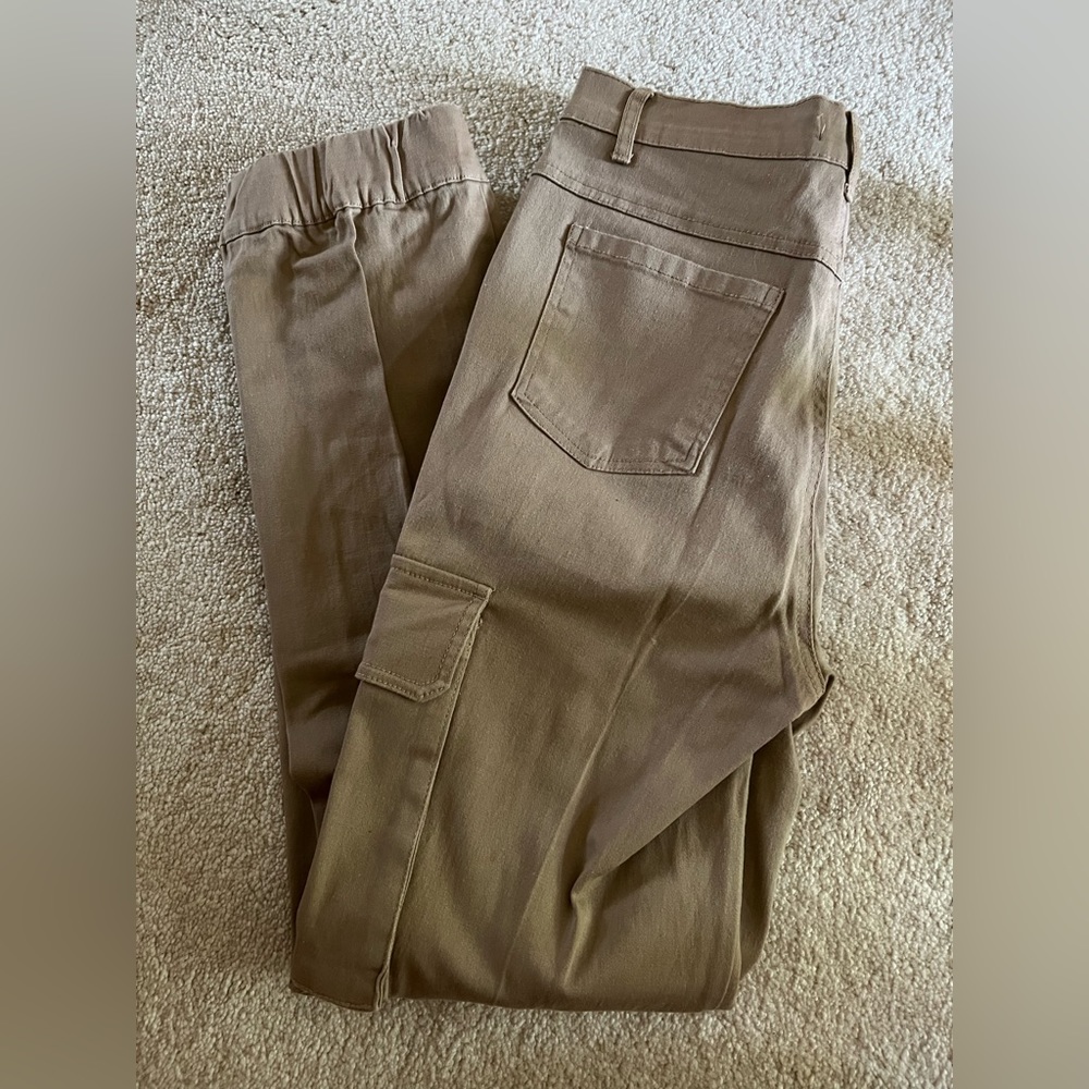 Brand: active USA/ size:medium: color: tan